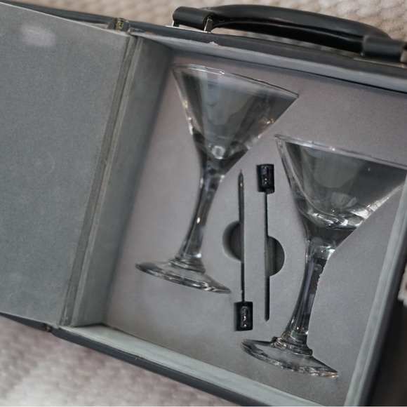 NEW Geoffrey Beene leather martini set - Picture 4 of 4